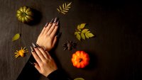 Маникюр за есента и зимата: 7 идеи за стилето нокти