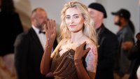 Парис Джексън намери утеха в лицето на кръстника си Маколи Кълкин 