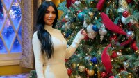 Празник или кич – Ким Кардашян украси дома си с десетки коледни елхи