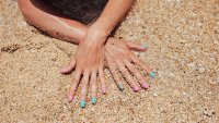 Плаж, море, маникюр – как да лакирате ноктите си през лятото