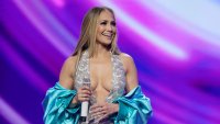 Дженифър Лопес дебютира 6 нови песни по време на ексклузивно фен парти
