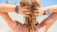   5 навика за грижа за косата, от които трябва да се откажете това лято