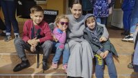 Анджелина Джоли разочаровала фенове, че не осиновява дете от Украйна