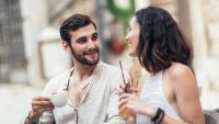5 знака, че мъжът, с когото излизате, е женкар