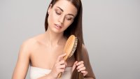 Дървена четка за коса – 7 основни предимства 