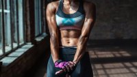 8 упражнения, с които да подобрите коремните мускули
