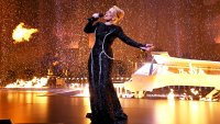Адел прекъсва концертите си в Лас Вегас заради здравословен проблем