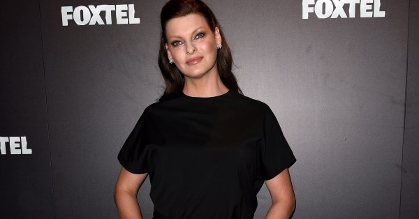 Линда Еванджелиста прави своето завръщане в света на модата През уикенда