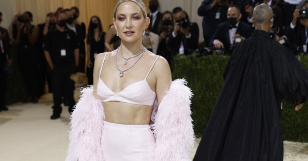 Как да пресъздадем тоалет отпреди 19 години Отговорът на този