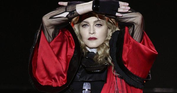Мадона доказа, че е истинско материално момиче, като извади 19,3