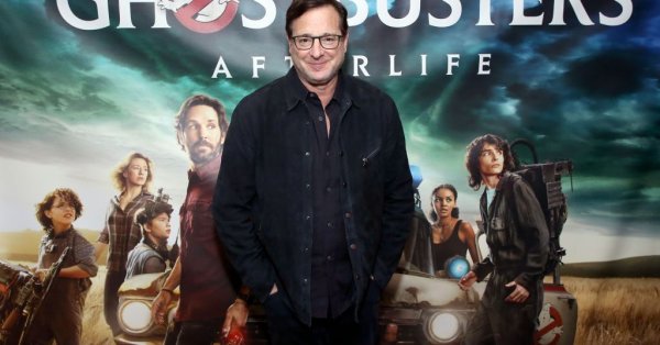 Актьорът Боб Сагет е починал на 65 годишна възраст Комикът е бил