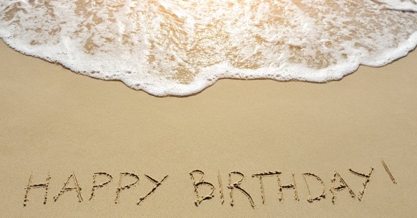 Мика Стоичкова си почива на родното Черноморие по случай рождения