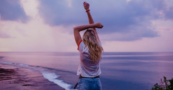 Астрологията е наука която изучава взаимодействието между Слънцето Луната и