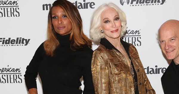 Възрастта не е нищо друго освен число За моделите Кармен Дел Орефис