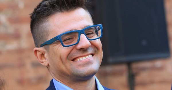 Андрей Арнаудов празнува двоен празник с половинката си На 14