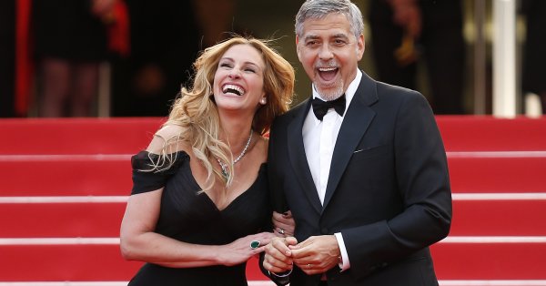 Джулия Робъртс и Джордж Клуни ще посрещнат Нова година далеч
