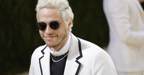 Иска ли майката на Пийт Дейвидсън внуче В публикация в