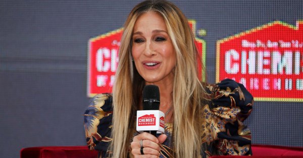 И ето как след повече от 10 годишна пауза Сара Джесика