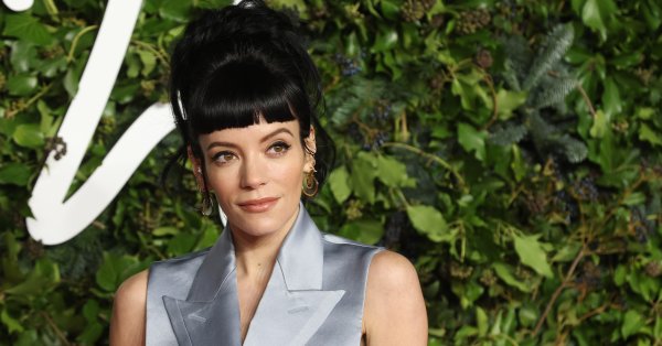 Певицата Лили Алън е поредната звезда която подкрепя правото на