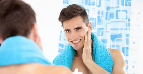 Неизменната козметика която мъжете ползват е свързана най вече с бръсненето