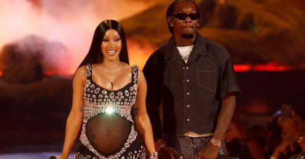 Семейството на Карди Би и Offset се увеличи с още