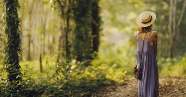 Астрологията е наука която изучава взаимодействието между Слънцето Луната и