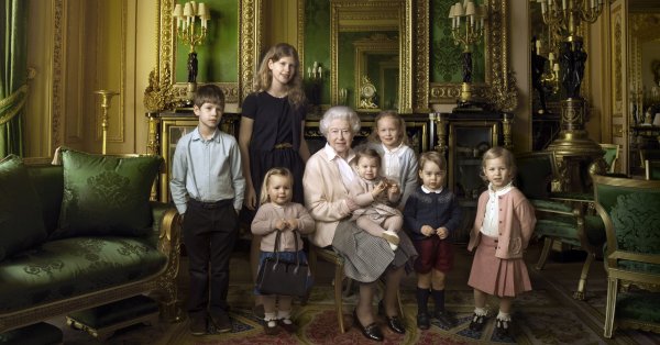 Правнуците на кралица Елизабет II ще се возят в карета
