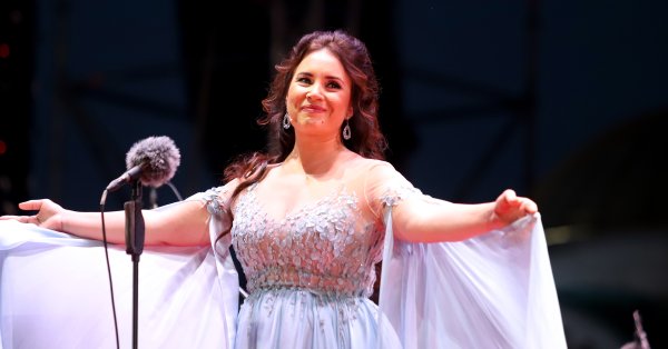 Двоен празник в дома на Соня Йончева и Доминго Хиндоян