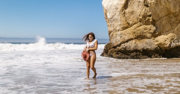 Астрологията е наука която изучава взаимодействието между Слънцето Луната и