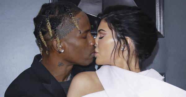 Кайли Дженър и рапърът Травис Скот са подновили връзката си