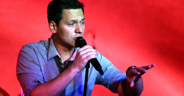 Три години щастие празнуват Орлин Павлов и половинката му Диана