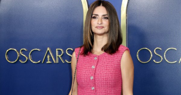 Пенелопе Крус извади нов сексапилен тоалет от гардероба си за