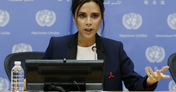 Фенове на Виктория Бекъм я засипаха с безброй съобщения след