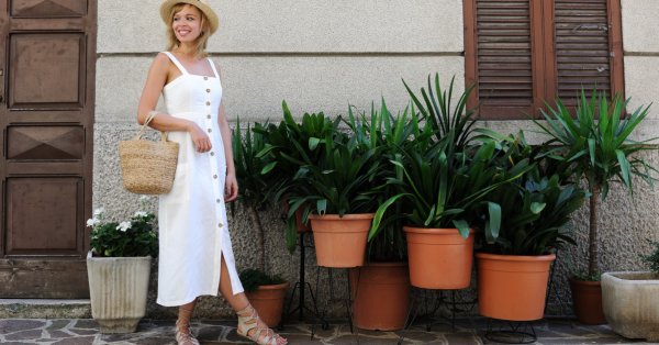 Астрологията е наука която изучава взаимодействието между Слънцето Луната и