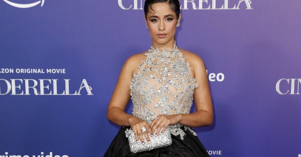 Пандемията и социалната изолация помогнали на Камила Кабело да се