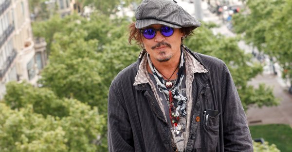 Джони Деп е бил изоставен от майка си като тийнейджър