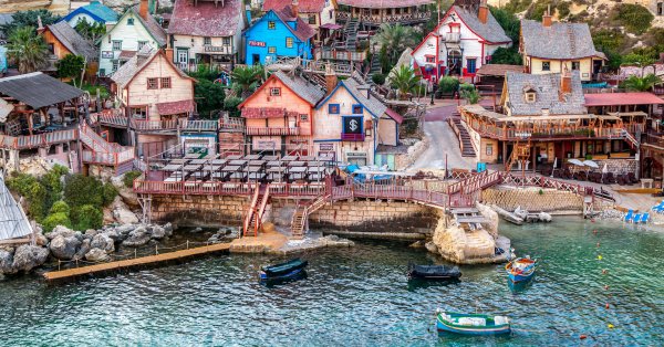 Попфолк певицата Райна продължава да обикаля из любимите си топли