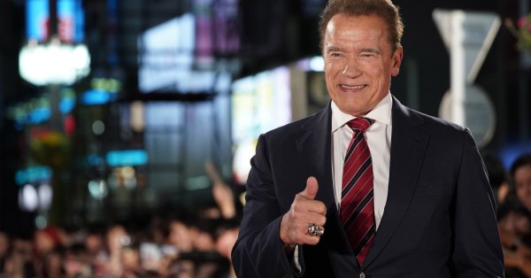 Дни преди да посрещне новата 2022 г Арнолд Шварценегер финализира