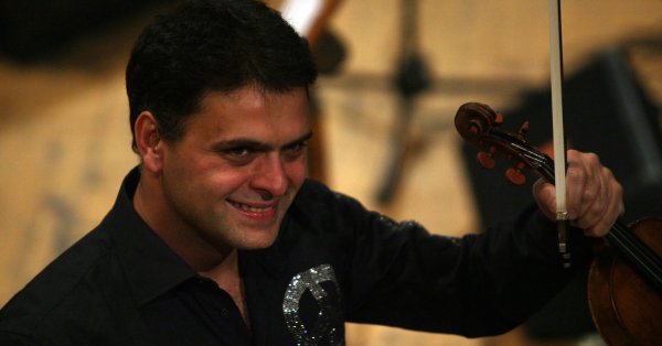 Васко Василев преоткрива красотите на Мексико Известният български цигулар си