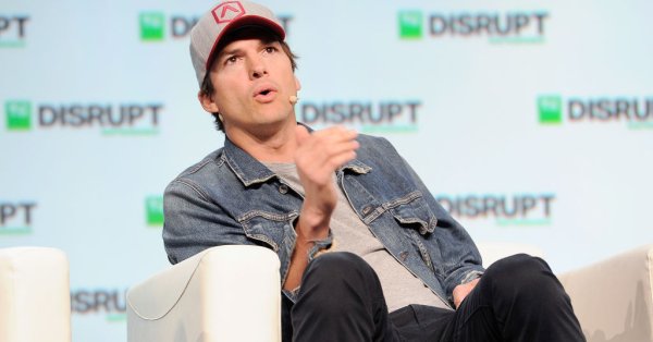 Аштън Къчър разкрива неизвестни досега детайли за личния си живот