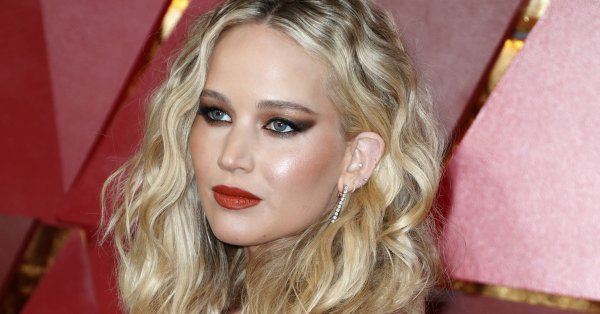 Поздравления за Дженифър Лорънс и нейния съпруг Кук Марони които