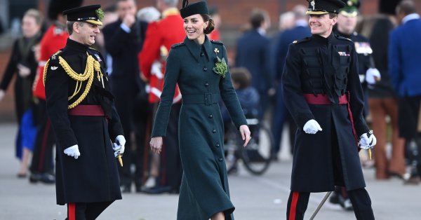 Кейт Мидълтън и принц Уилям вдигат тост за ирландците по