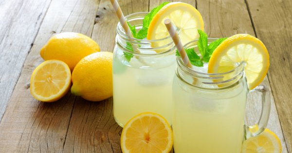 Горещите дни ни карат все по често да посягаме към разхладителни