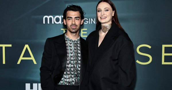 Семейството на Джо Джонас и Софи Търнър официално се увеличи