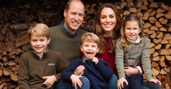Принц Уилям и Кейт Мидълтън ви желаят весели празници Спазвайки кралската