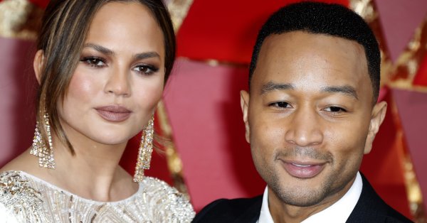 Криси Тейгън обяви че е преминала през инвитро процедура С