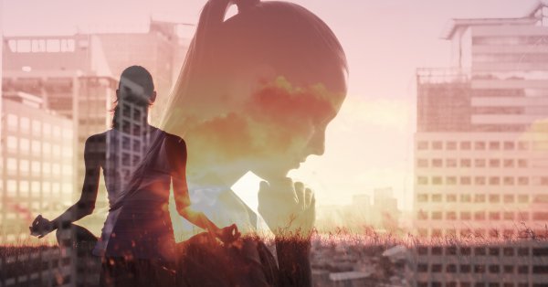 Астрологията е наука която изучава взаимодействието между Слънцето Луната и