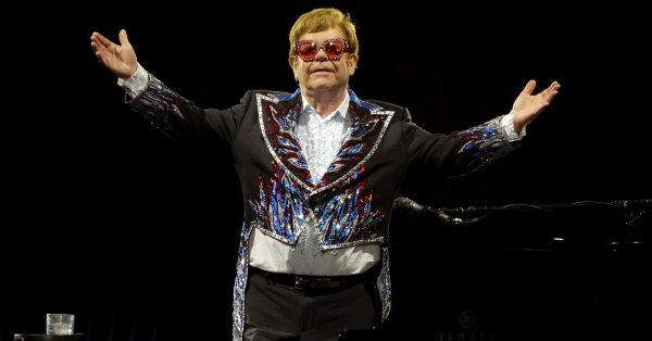 Елтън Джон съвсем скоро ще слезе от сцената завинаги но