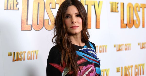 Сандра Бълок се връща назад в кариерата си и си