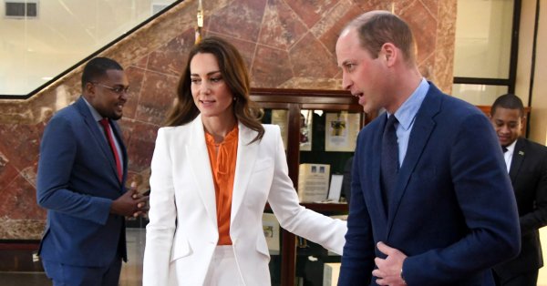 Преди две седмици принц Уилям и Кейт Мидълтън завършиха дипломатическата